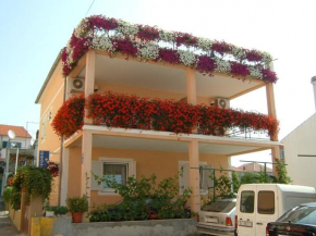 Apartments with a parking space Vodice - 6148